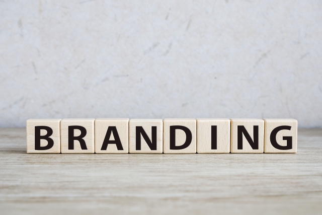 ブロックで「BRANDING」と書かれたイラスト